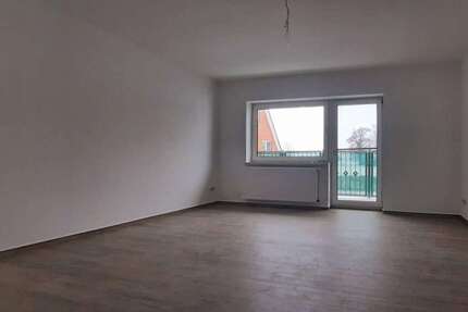 Wohnung Hindenburg Hindenburg - 3 Zimmer, 68 m&sup2;, 365&euro; | Angebot:24446102