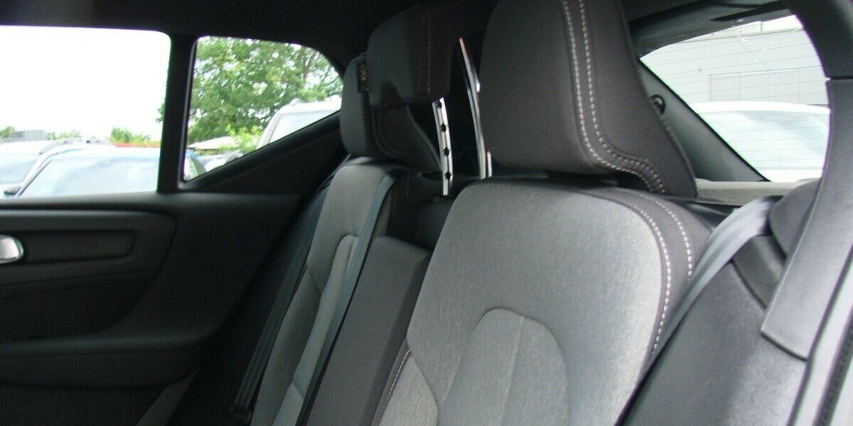 Volvo XC40 NOVC-HEV Plus Dark LED ACC H&K 360º 33.426 km 29.980 &euro; Falkensee 14612