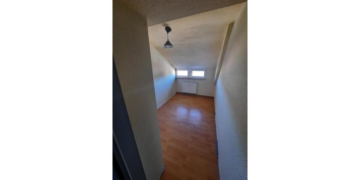 Dachgeschoßwohnung Zwönitz - 3 Zimmer, 62 m&sup2;, 450&euro; | Angebot:24727228