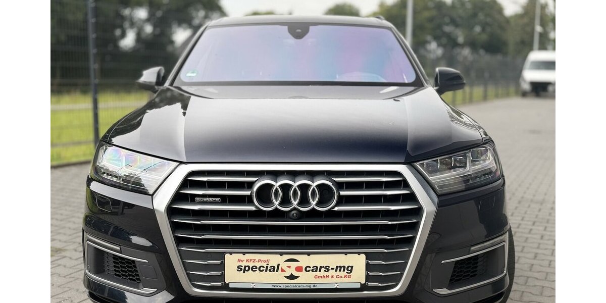 Audi Q7 3.0 TDI e-tron quattro / Panorama / Kamera 179.000 km 30.900 € Mönchengladbach 41066