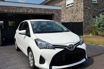Toyota Yaris 63.300 km 7.980 &euro; Stade 21680