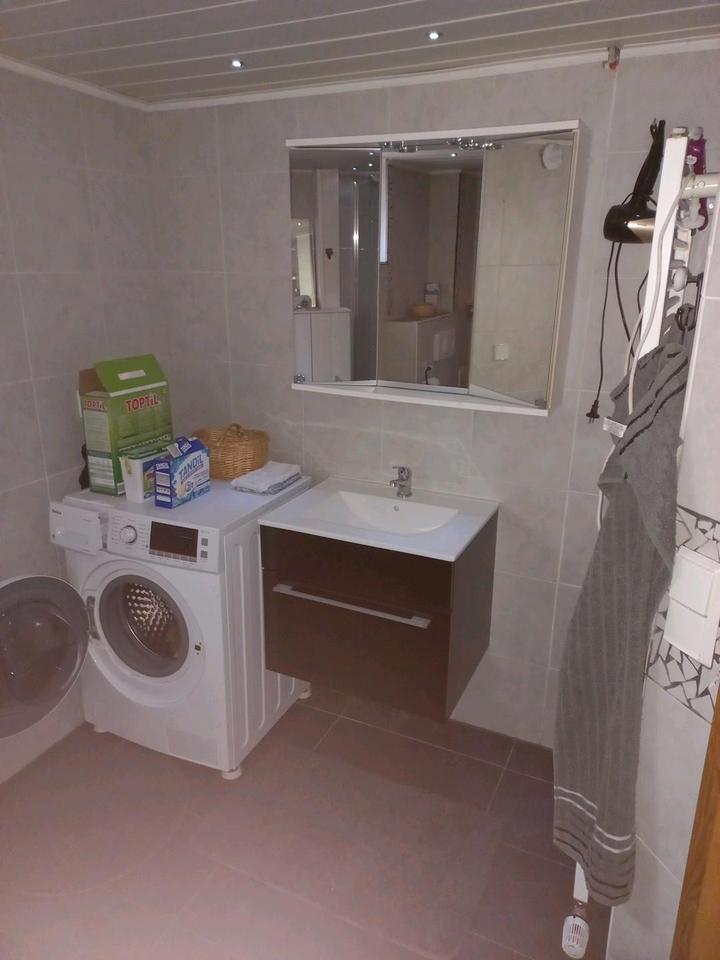 2 Zimmer Keller Wohnung zu vermieten!