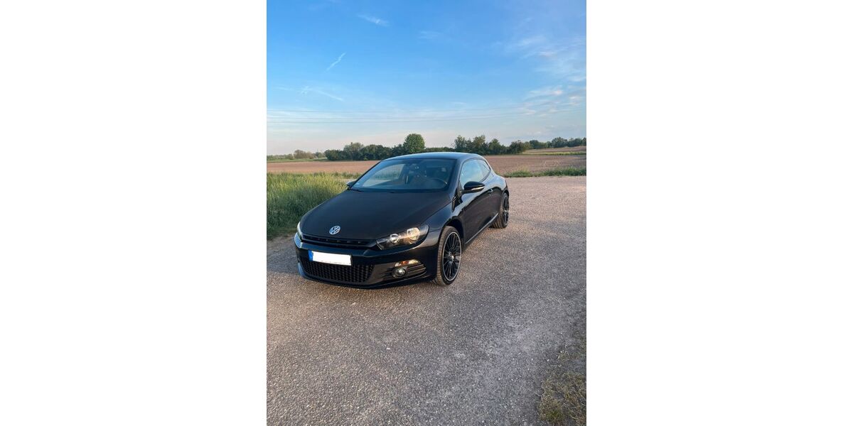 VW Scirocco 132.000 km 8.600 &euro; Oberhausen-Rheinhausen 68794