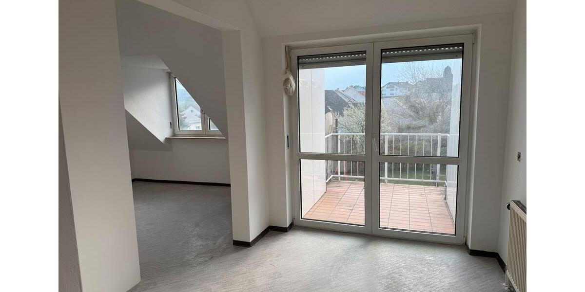 Dachgeschoßwohnung Walldürn - 3 Zimmer, 70 m&sup2;, 550&euro; | Angebot:26322316
