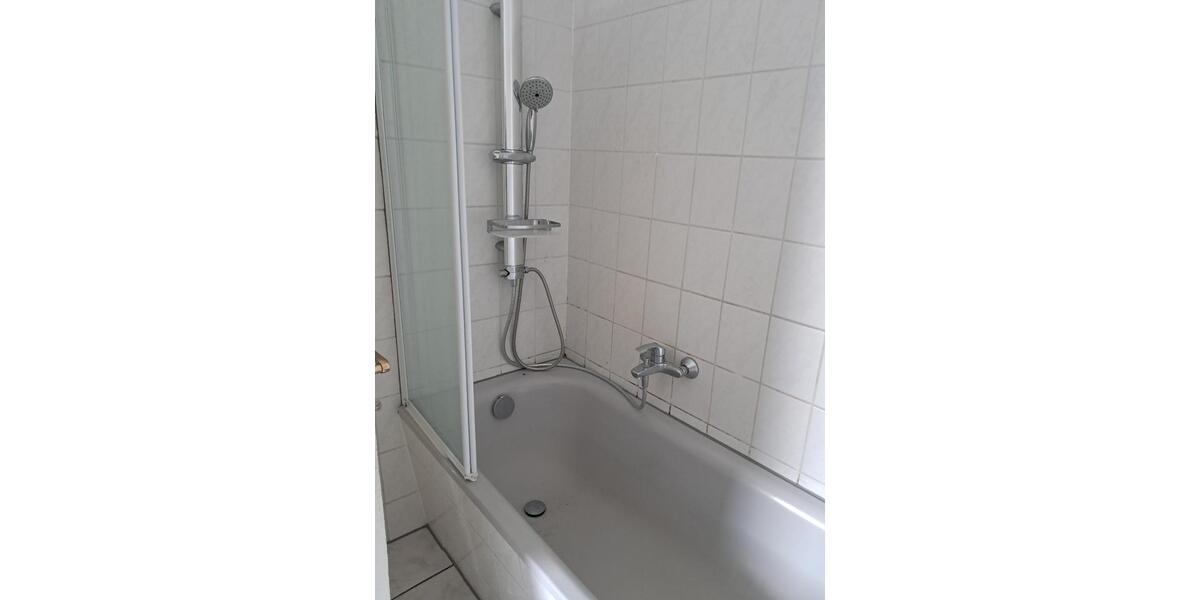 Etagenwohnung Eisenhüttenstadt - 3 Zimmer, 75 m&sup2;, 525&euro; | Angebot:23721570