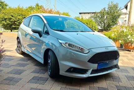 Ford Fiesta 115.000 km 14.200 € Hamm 57577