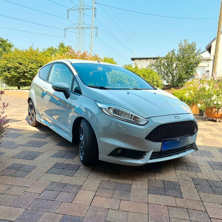 Ford Fiesta 115.000 km 14.200 € Hamm 57577