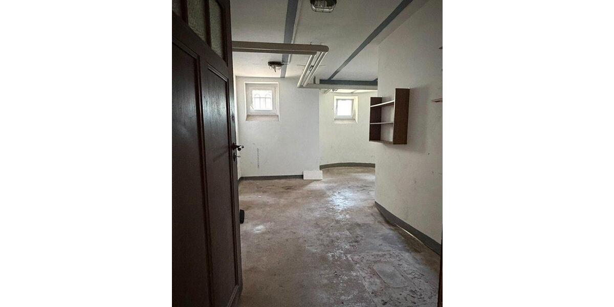 Etagenwohnung Eisenach - 3 Zimmer, 101 m&sup2;, 915&euro; | Angebot:26534036