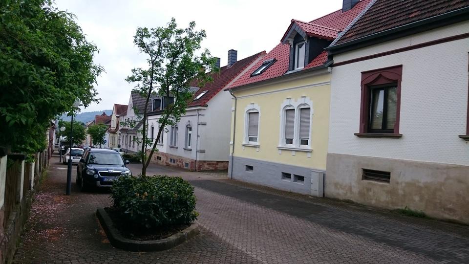 Doppelhaushälfte Sankt Ingbert - 6 Zimmer, 130 m&sup2;, 1.250&euro; | Angebot:25027831