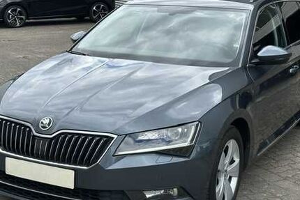 Skoda Superb 235.000 km 9.900 &euro; Hamburg 22043