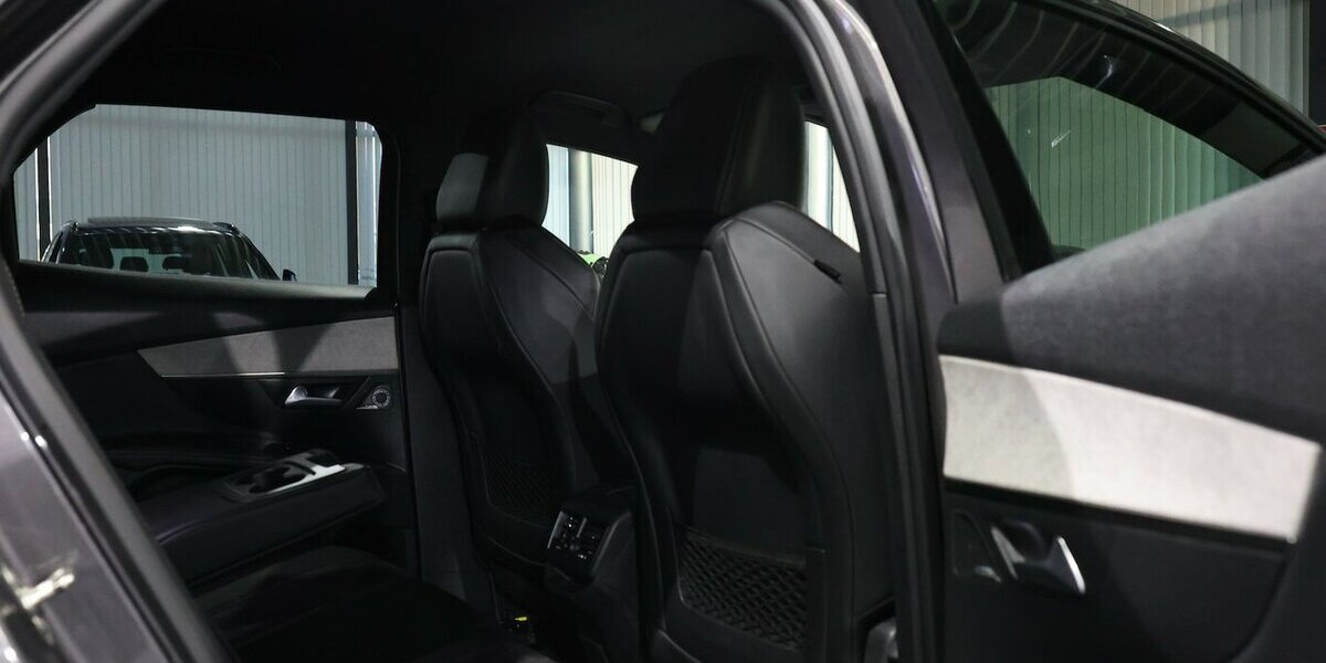 Peugeot 3008 2.0 BLUE-HDI 180 GT-LINE-SPORT / I-COCKPIT 138.000 km 17.444 &euro; Hamm 59077