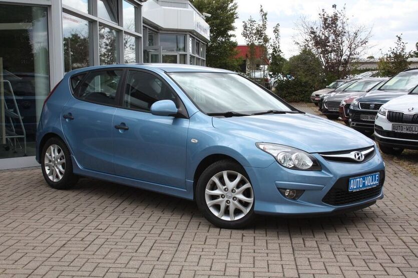 i30