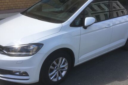 VW Touran 84.000 km 16.800 &euro; Oelsnitz 08606