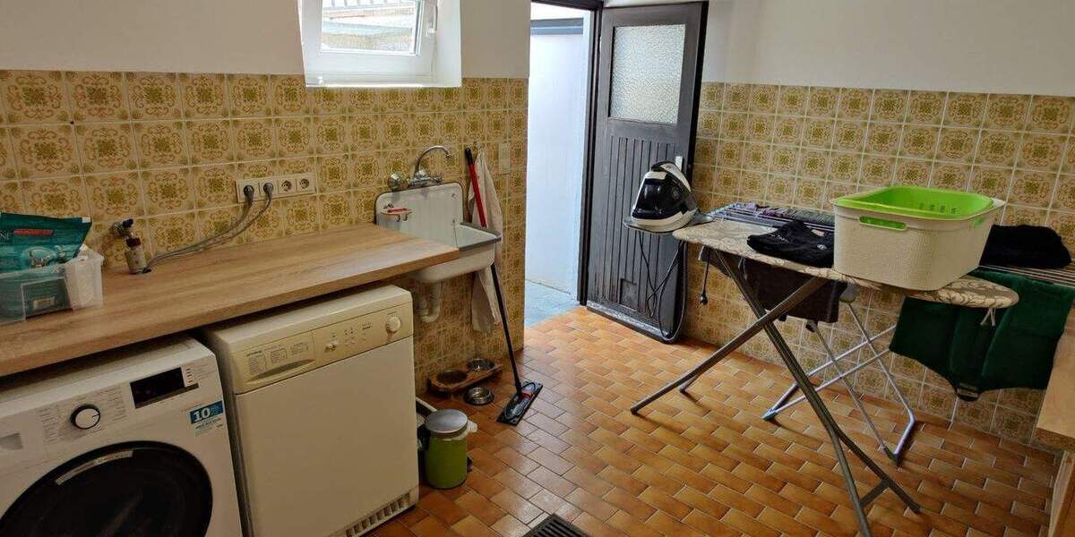 Einfamilienhaus Niederwerrn - 6 Zimmer, 141 m&sup2;, 555.000&euro; | Angebot:25670030