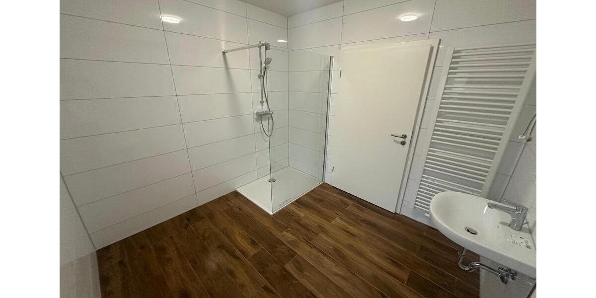 5 Zimmer Wohnung am Rothsee mit großem Grundstück 5 zimmer