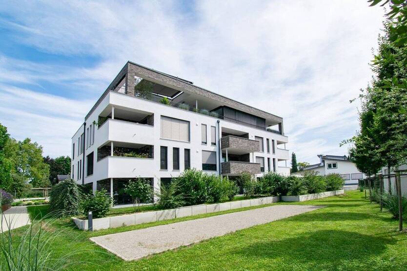 Neuwertige 3 Zimmer Mietwohnung mit Balkon