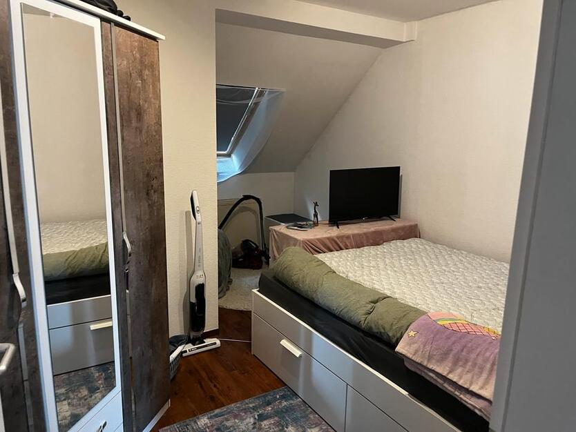 2 Zimmer DG Wohnung
