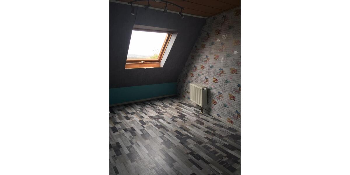 Etagenwohnung Mandelbachtal - 5 Zimmer, 150 m&sup2;, 800&euro; | Angebot:24597930