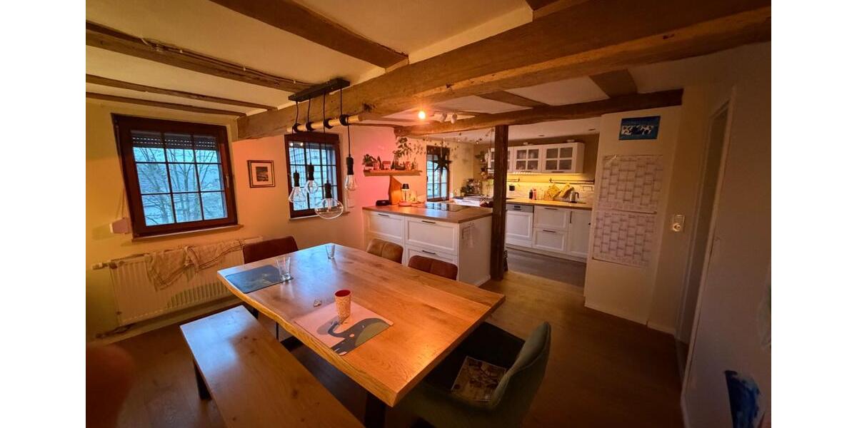 Einfamilienhaus Idstein - 7 Zimmer, 220 m&sup2;, 1.700&euro; | Angebot:25310411