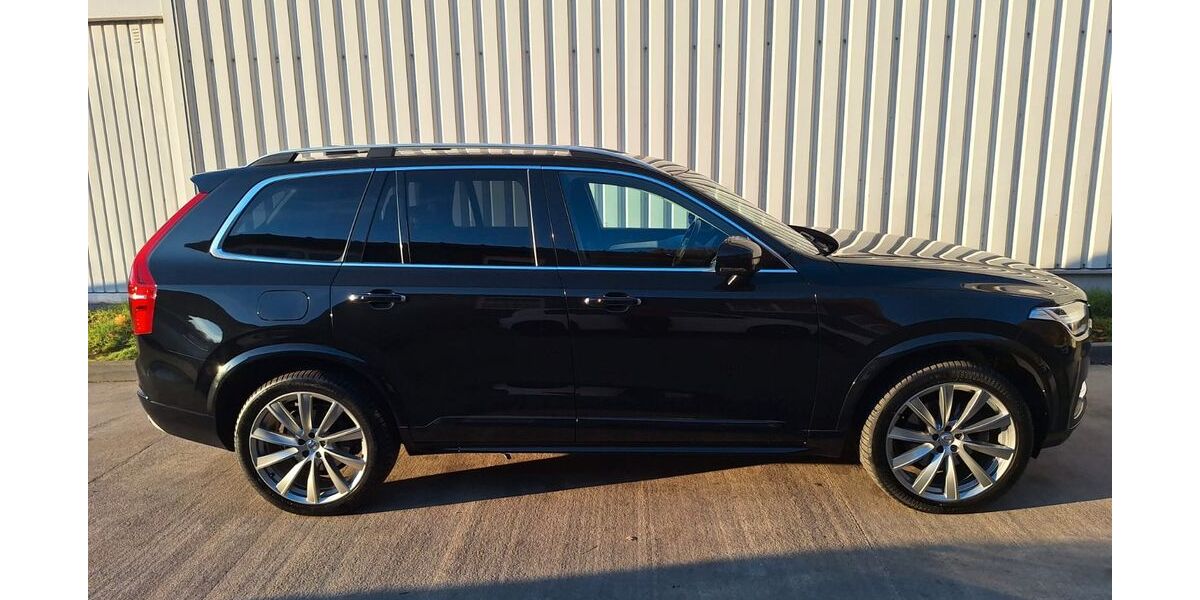Volvo XC90 143.877 km 26.300 &euro; Dresden 01139