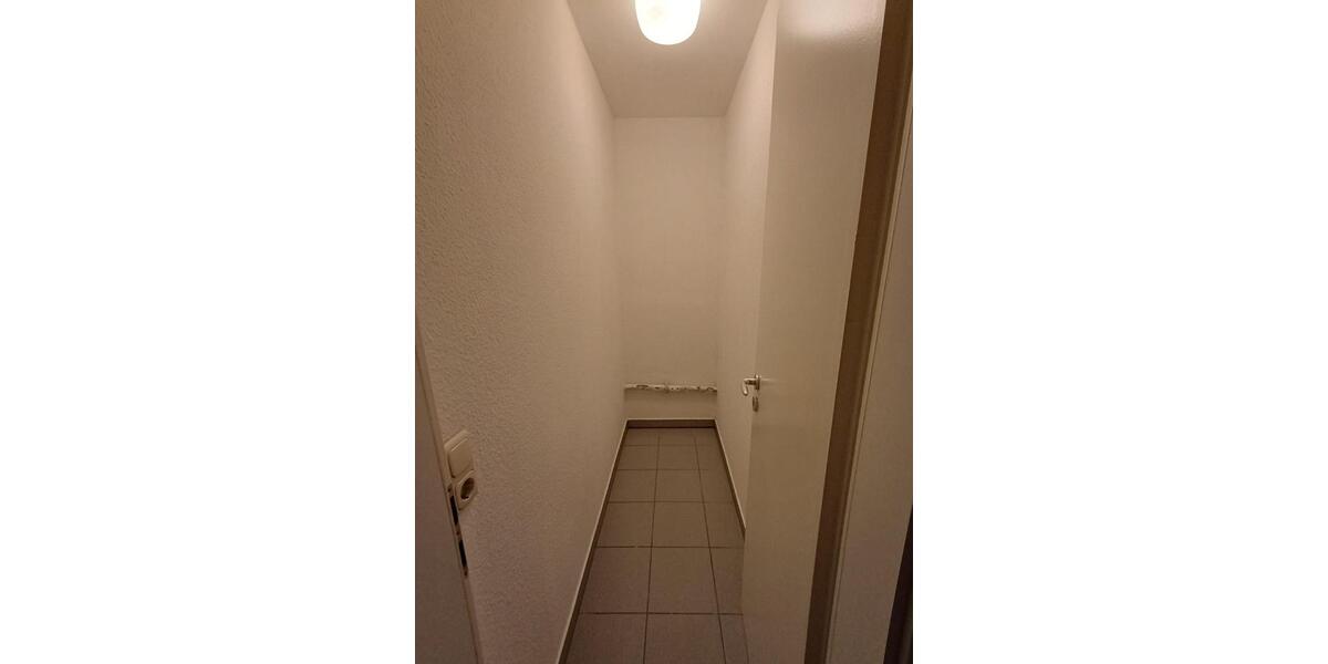 Helle 2-Zimmer-Wohnung mit Einbauküche & bodentiefen Fenstern 2 zimmer