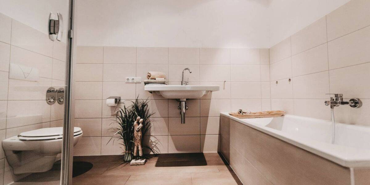 Etagenwohnung Hamberge Sandhof - 5 Zimmer, 137 m&sup2;, 1.576&euro; | Angebot:26798642
