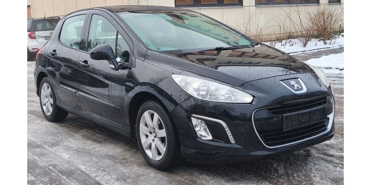 Peugeot 308 105.595 km 3.499 &euro; Berlin 12349