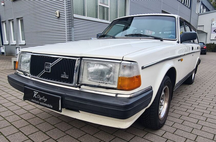 Volvo 240 218.000 km 9.900 € Schenefeld / Hamburg 22869