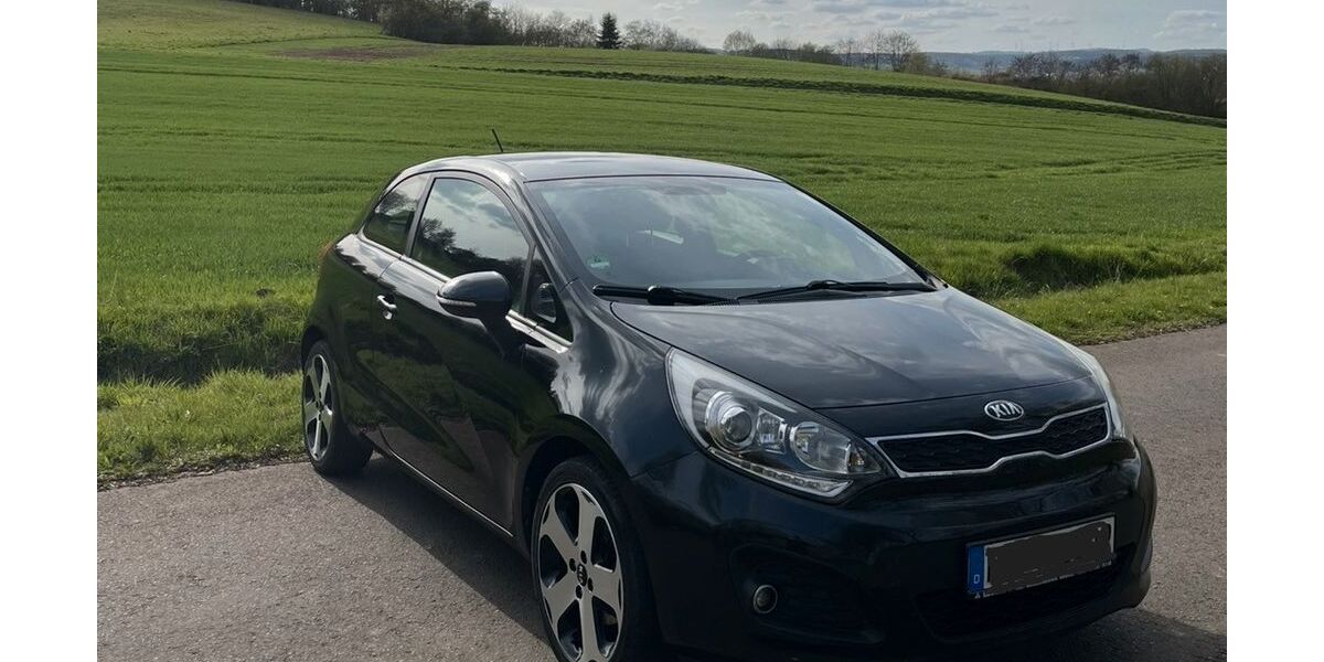 Kia Rio 109.000 km 6.500 &euro; Weimar 35096