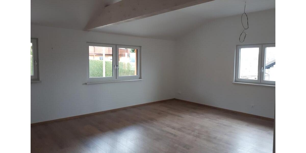 Dachgeschoßwohnung Runding - 4 Zimmer, 92 m&sup2;, 764&euro; | Angebot:26394281