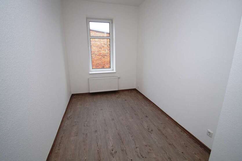 5-Zimmer-Wohnung mit Laminat, Wanne+Dusche 5 zimmer