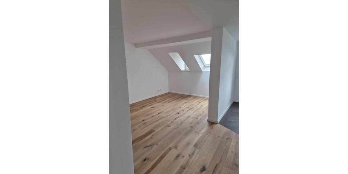 Ab 01.07. großzügig Wohnen in FalkensteinVogtl. - Erstbezug nach hochwertiger Sanierung! - Dachgeschoßwohnung Falkenstein | Angebot:26769017