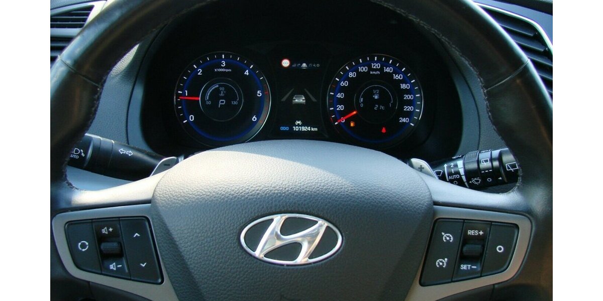 Hyundai i40 cw 1.7 CRDi Blue Premium DCT Infinity Leder 101.563 km 12.980 &euro; Falkensee 14612