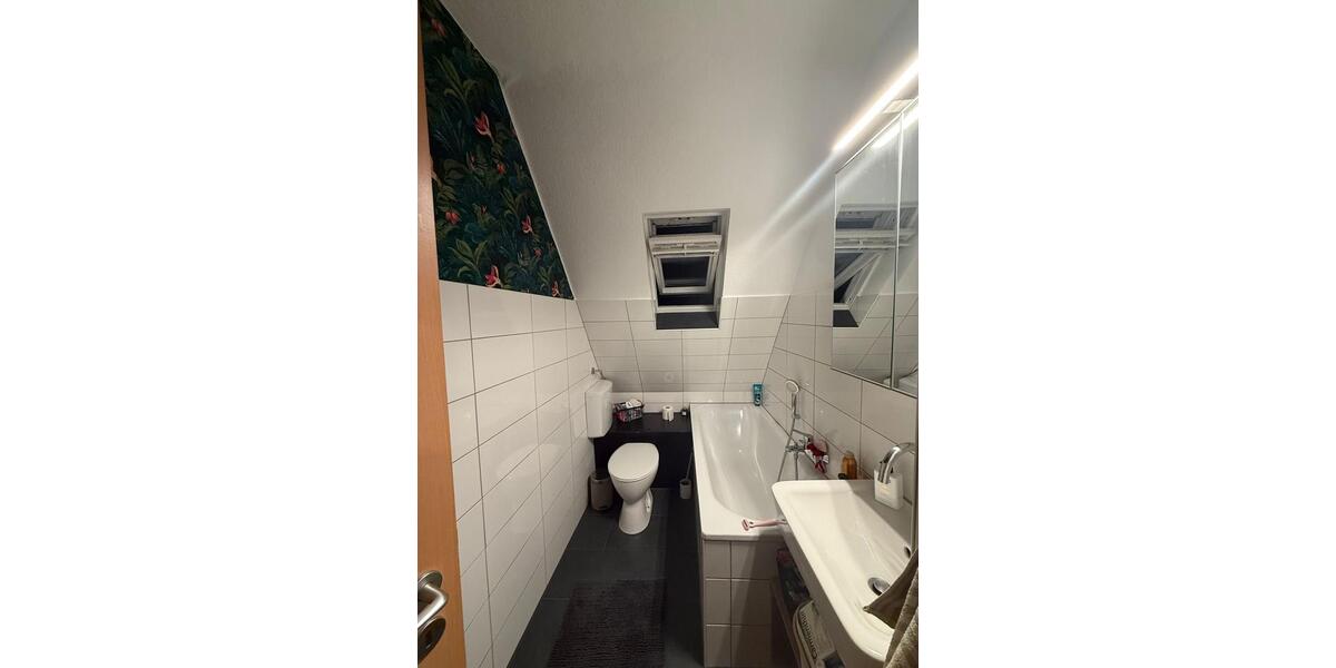 Dachgeschoßwohnung Recklinghausen Berghausen - 4 Zimmer, 65 m&sup2;, 590&euro; | Angebot:26019131