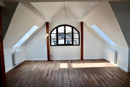 4,5 Zi-Dachgeschosswohung in Dichterviertel, auch als WG denkbar