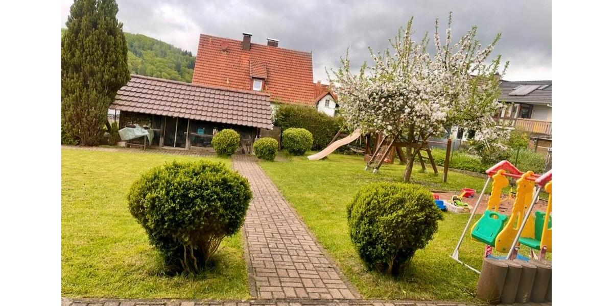 Einfamilienhaus Kirchheim - 9 Zimmer, 300 m&sup2;, 1.500&euro; | Angebot:26580932