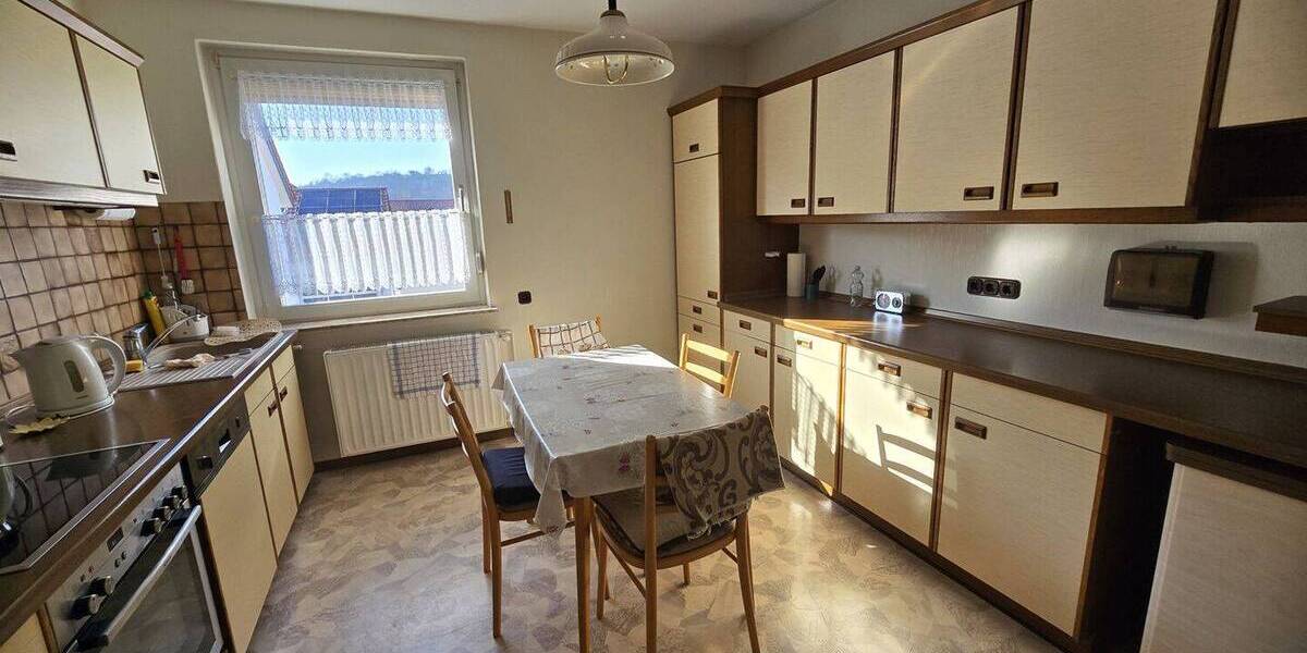 Einfamilienhaus Eschwege Niederhone - 7 Zimmer, 140 m&sup2;, 870&euro; | Angebot:25985105