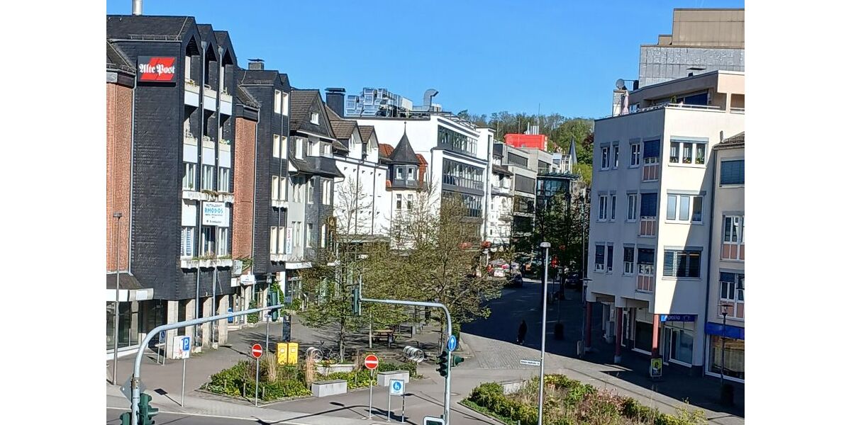 Provisionsfrei* Urbanes Wohnen mit Weitblick: Großzügige 5-Zimmer-Wohnung direkt an der Fußgängerzone - Gewerbeobjekt Gummersbach Berstig Nord | Angebot:26422279