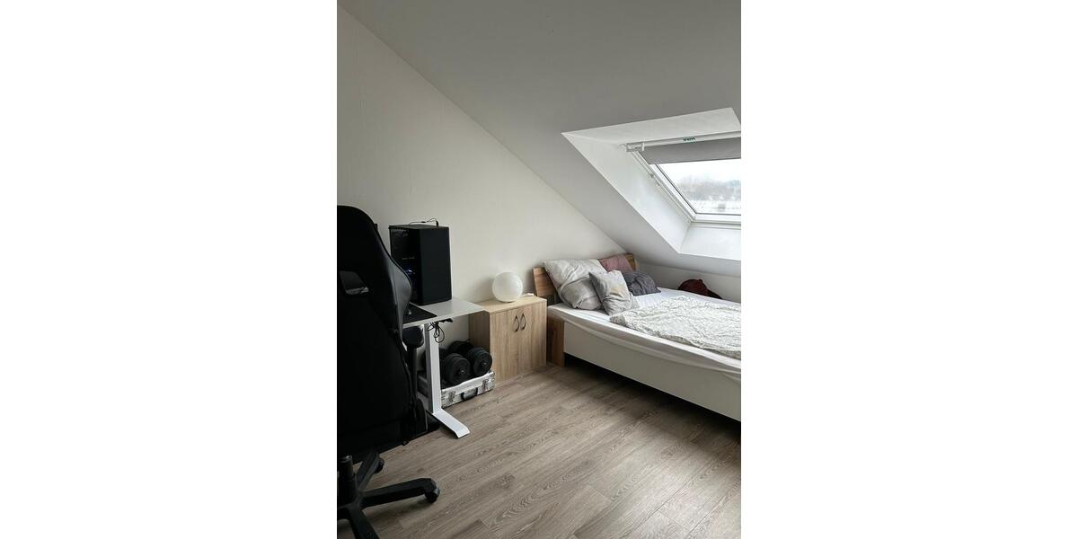 Dachgeschoßwohnung Düren Rölsdorf - 3 Zimmer, 71 m&sup2;, 800&euro; | Angebot:24444846