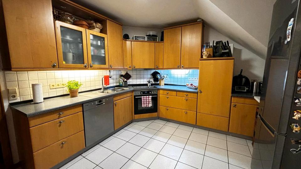 Dachgeschoßwohnung Homburg - 5 Zimmer, 112 m&sup2;, 800&euro; | Angebot:26426547