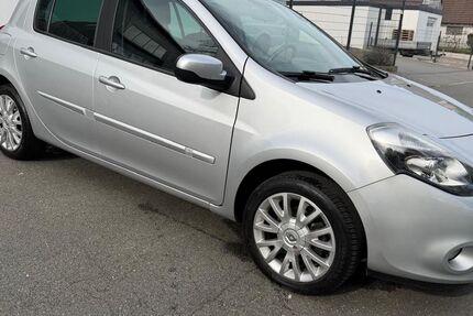 Renault Clio 98.500 km 3.900 &euro; Herford 32051