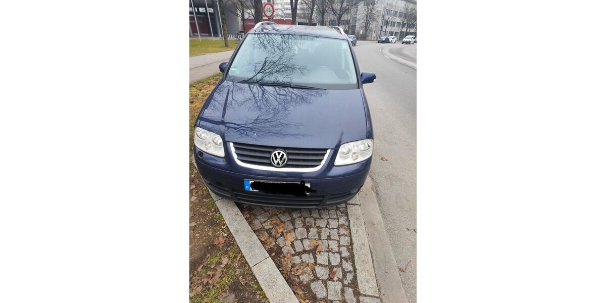 VW Touran 158.250 km 3.999 &euro; München 81737