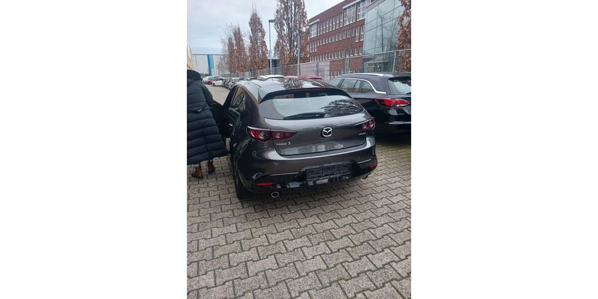 Mazda 3 92.000 km 15.900 &euro; Neuekirchen 94362