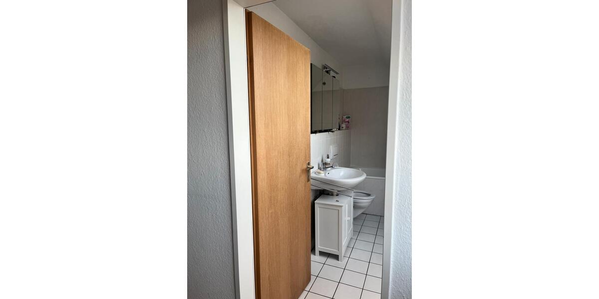 Dachgeschoßwohnung Hamm Braam-Ostwennemar - 4 Zimmer, 102 m&sup2;, 940&euro; | Angebot:26681776