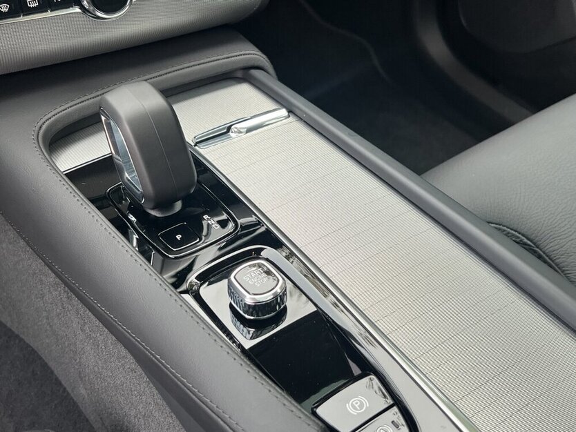 XC90 T8 Plus Bright AWD H&K Pano Kamera 7-Sitzer