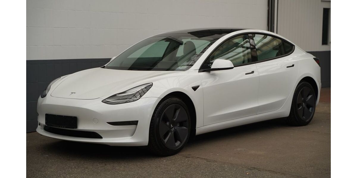 Tesla Model 3 59.998 km 28.430 &euro; Mönchengladbach 41236