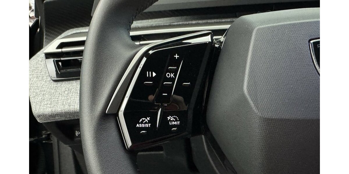 Peugeot 5008 145 Mild Hybrid Allure7 Sitzer LED CAM 30.800 km 27.320 &euro; Lich 35423
