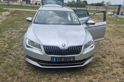 Skoda Superb 204.000 km 14.100 &euro; Wörth 84109