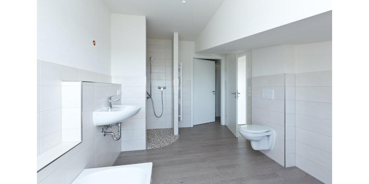 Etagenwohnung Waren (Müritz) - 3 Zimmer, 125 m&sup2;, 1.996&euro; | Angebot:24768300