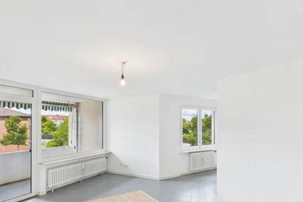 3-Zi. Wohnung in Altencelle, Jahnstraße, mit EBK und Balkon, 1.OG 3 zimmer